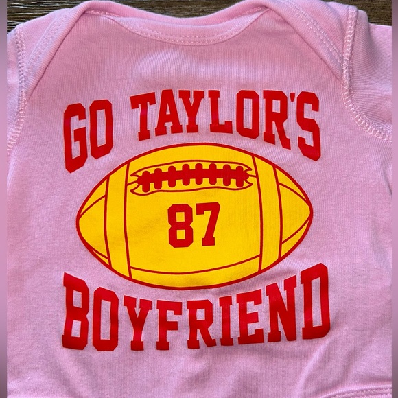 Go Taylor’s Boyfriend - Baby Onesie - 3-6 Months - Taylor Swift/Travis Kelce - Picture 2 of 5